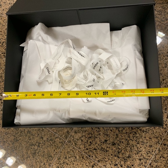 🖤CHANEL. XL Gift Box. - Picture 3 of 8